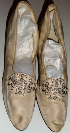 M13M 1890s beaded shoes